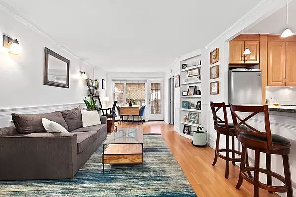 1st image of 400 E 77th St APT 1G