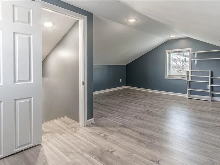 14530 Dodge Ave — Photo 44