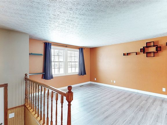 2nd image of 396 Hiwood Ave