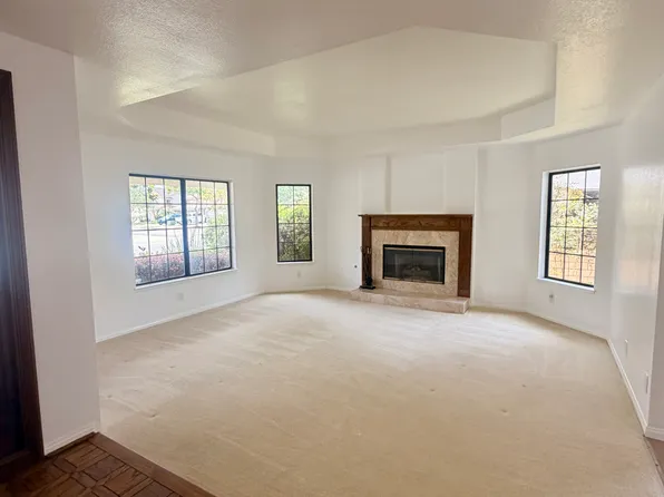 2151 Laurel Valley Pl, Oxnard, CA 93036