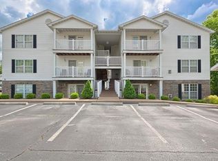 100 Towne Square Ct APT B, Eureka, MO 63025