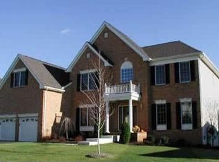 6 Lexington Dr, East Walpole, MA 02032