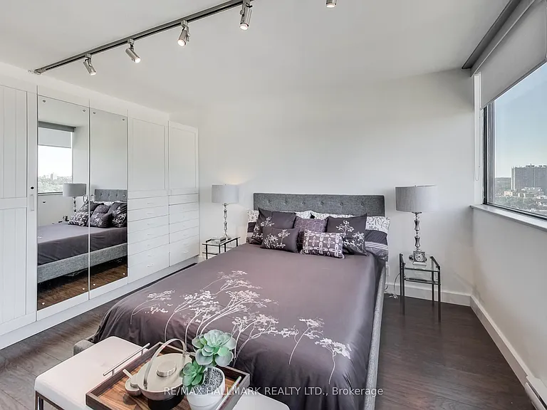 914 Yonge St #1509 — Photo 16