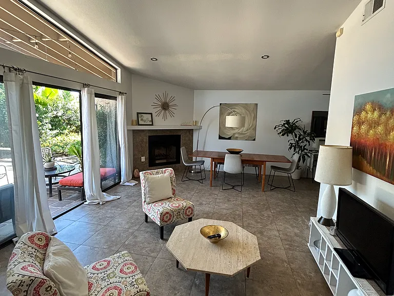 Catalina Way — Photo 8