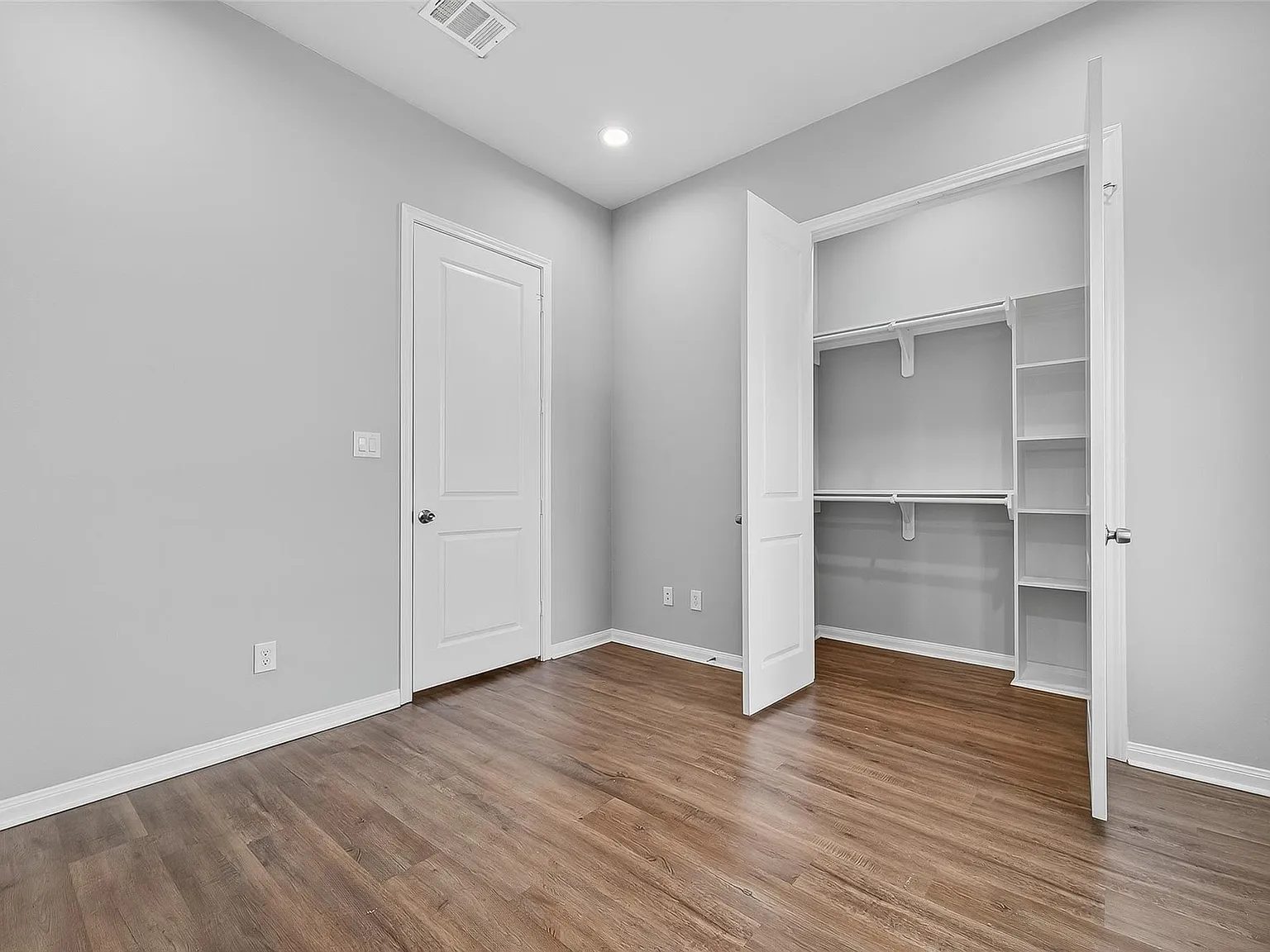 3 bed, 2.0 bath, 1344 sqft, $1,900 — Photo 3