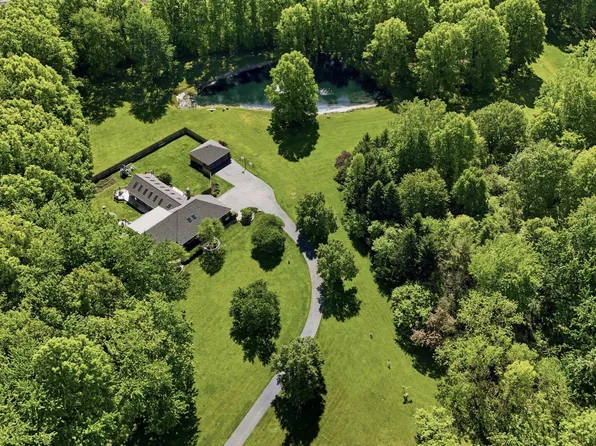 7276 Lee Rd, Westerville, OH 43081