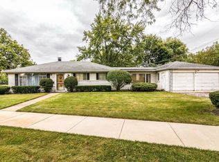 1095 E Villa Dr, Des Plaines, IL