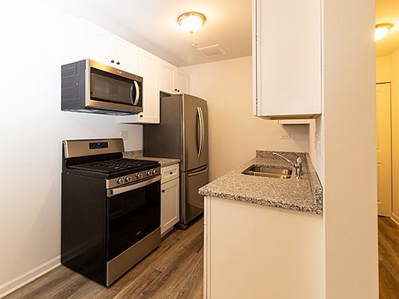 2nd image of 838 McIntosh Ct APT 106