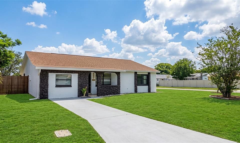1st image of 107 Iguala Dr