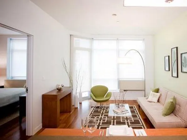 127-129 Meserole Street image 1 of 4