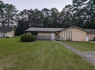 140 Cherokee Cir, Hinesville, GA 31313