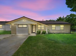 702 Phillips Dr, Ennis, TX 75119