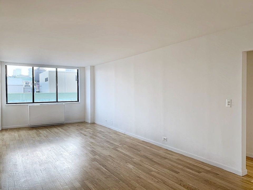 1st image of 300 Mercer St APT 21E