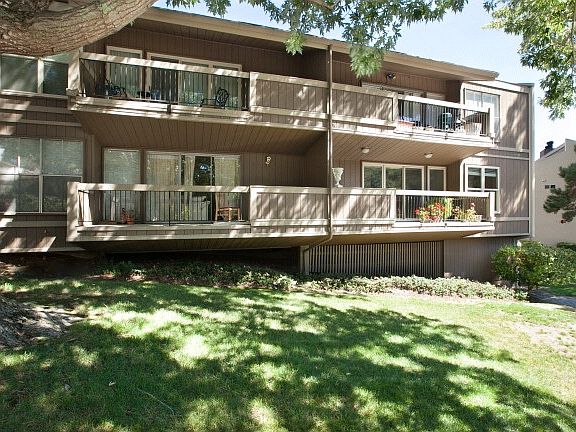 2nd image of 2055 Ascot Dr Unit 107