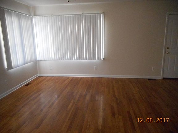 2nd image of 272 1/2 S Madison Ave