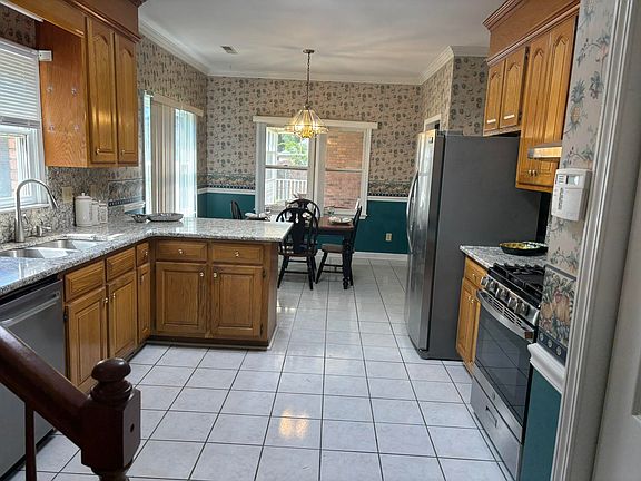 2nd image of 30 Mere Ct