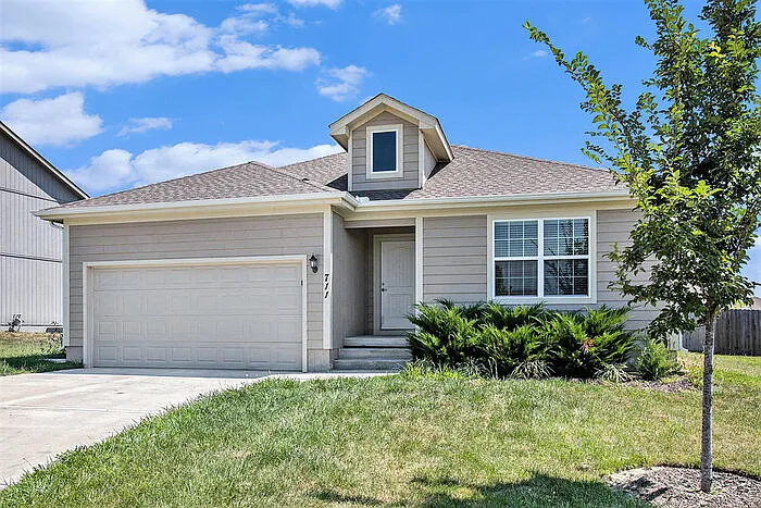 3 bed, 2.0 bath, 1504 sqft, $2,260 — Photo 4