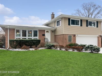 905 S Emerson St, Mount Prospect, IL, 60056