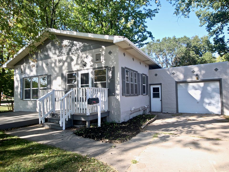 1st image of 1205 Vanderbraak St