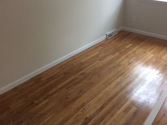 5th image of 221 Sheraden Ave