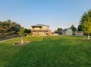 860 NE Sand Pebbles Ln, Mtn Home, ID 83647