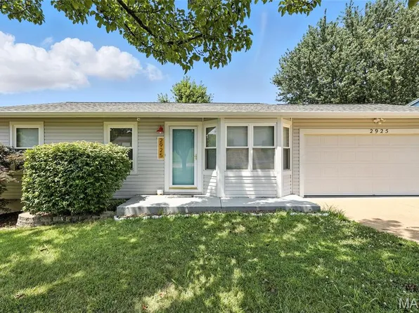 2925 Mahogany Ln, Arnold, MO 63010