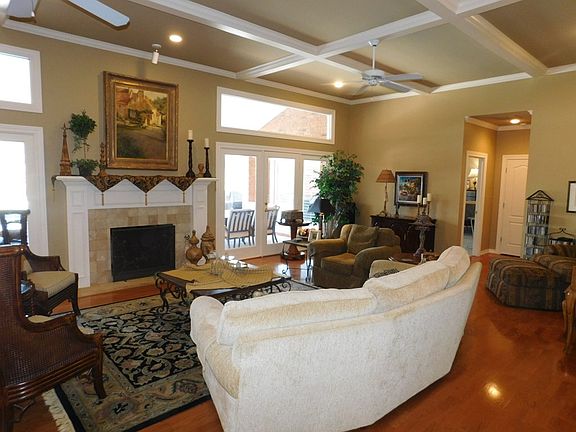 4th image of 3711 Northfield Dr