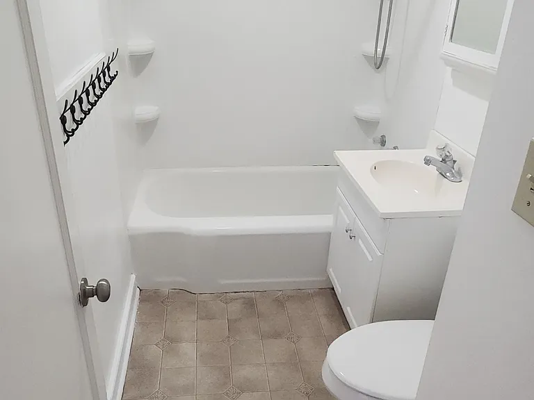 1001 E Washington St #1 — Photo 7