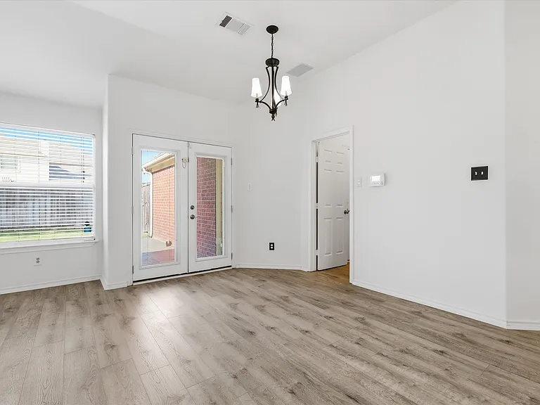 5625 Overland Dr — Photo 13