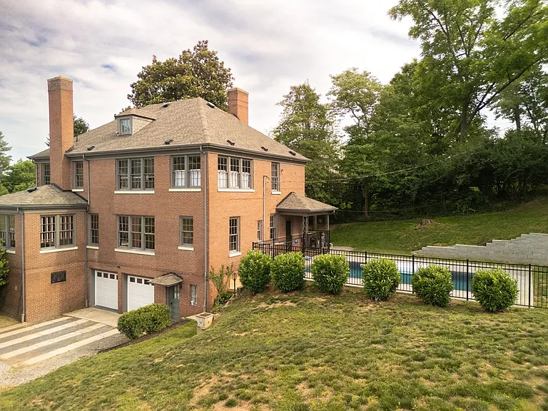 290 Long Crescent Dr — Photo 11