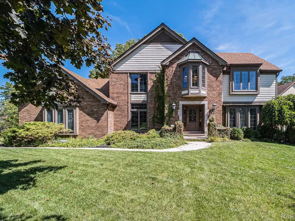 22162 Heatheridge Ln, Northville, MI 48167