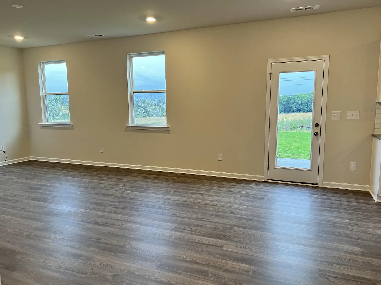 9002 Foxcroft Dr — Photo 4