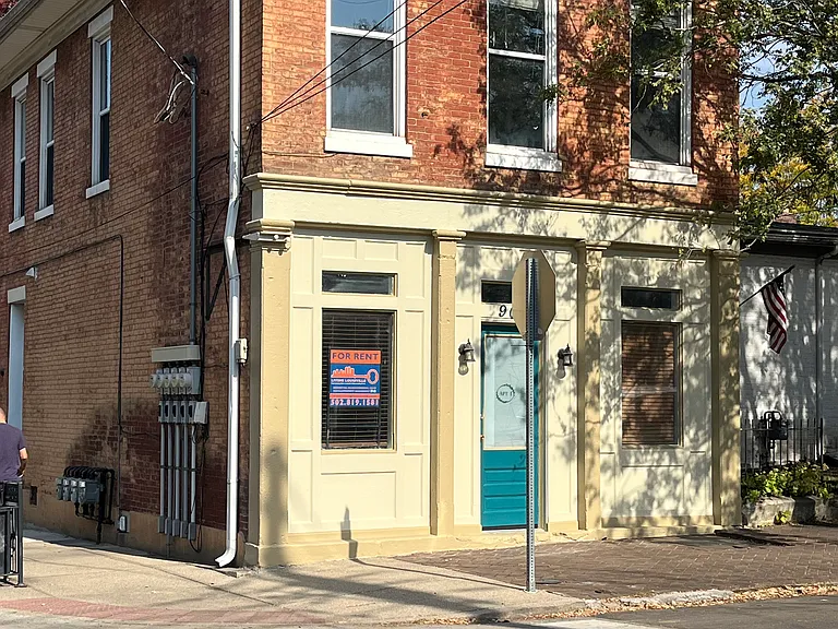 Building sits on the corner of Franklin and Campbell in Butchertown. The property is a 4 plex.