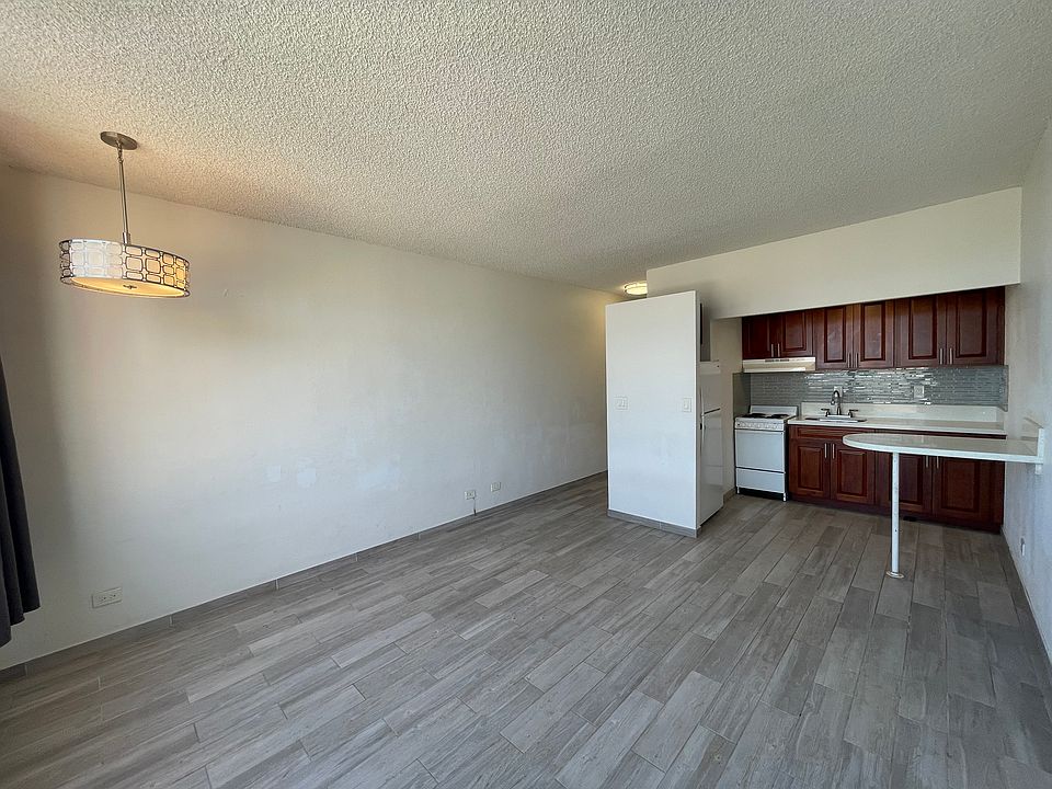 2nd image of 1682 Kalakaua Ave APT 402