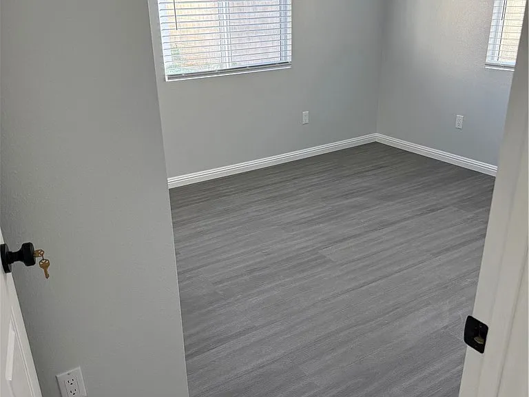 22124 Covello St — Photo 4