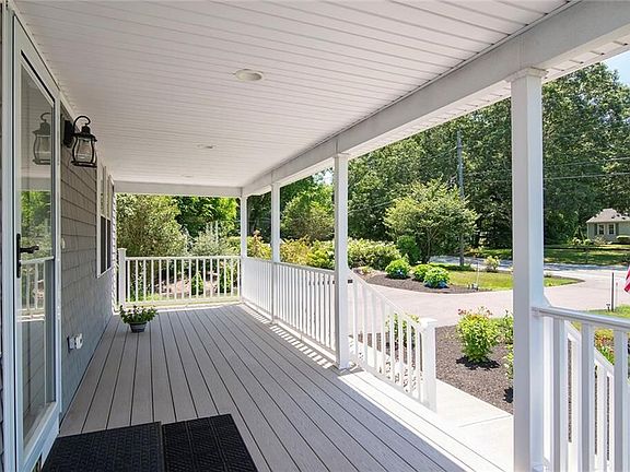5th image of 187 Winnapaug Rd