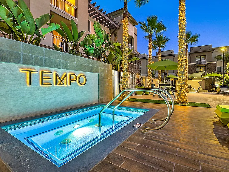 Hot Tub at Tempo at Riverpark