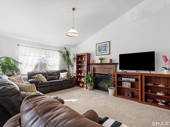 4th image of 86 Hyde Street