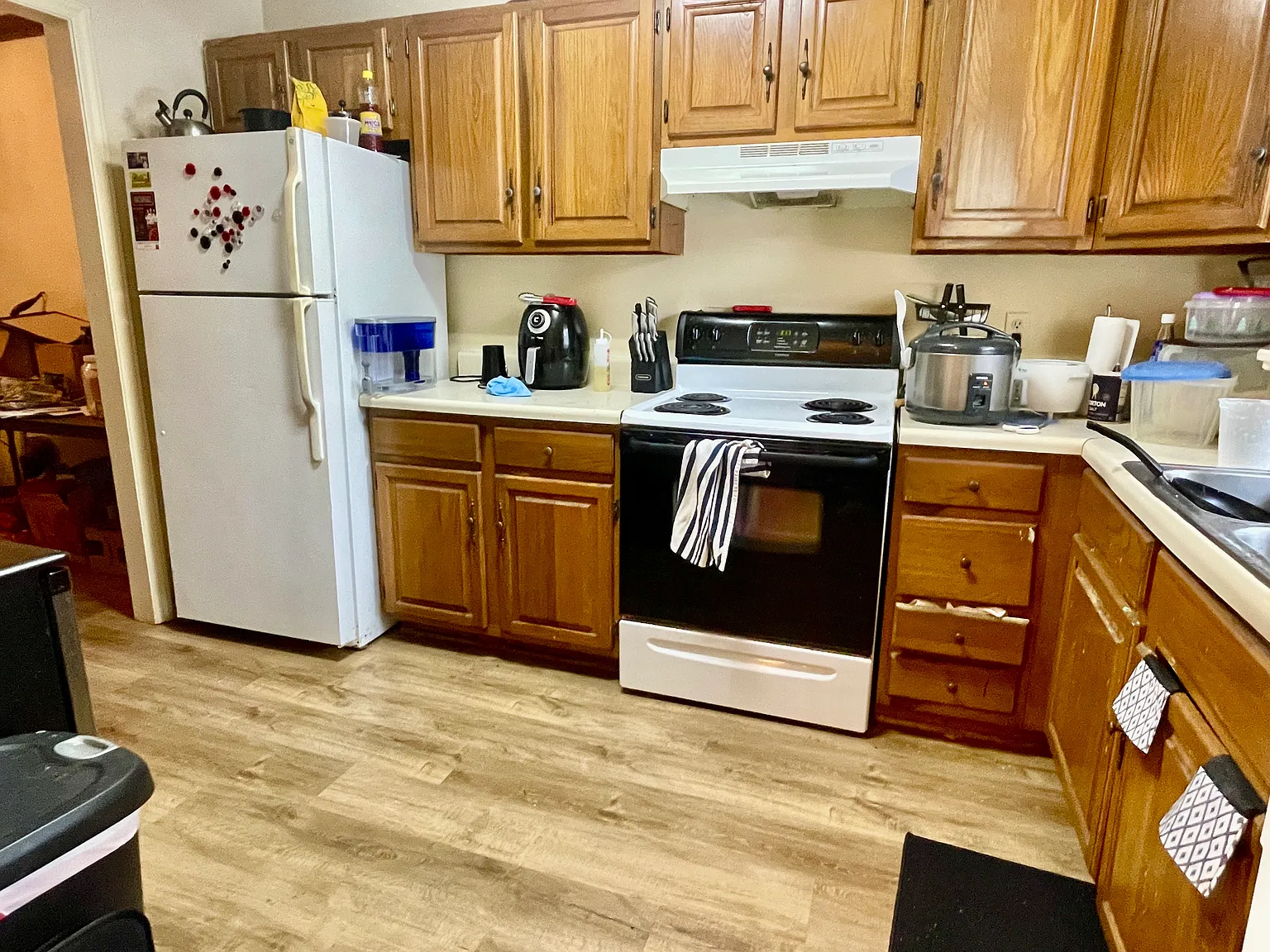 4 bed, 2580 sqft, $2,400 — Photo 2