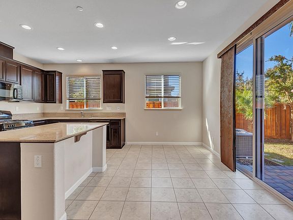 2nd image of 699 Del Mar Circle