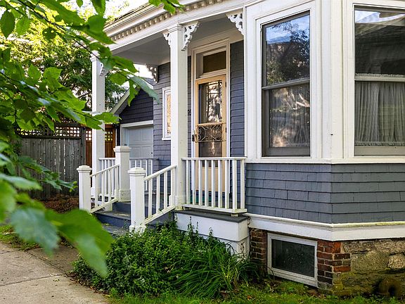 3rd image of 1695 Edward St