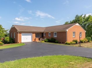 140 Kingsbury Dr, Waynesboro, VA 22980