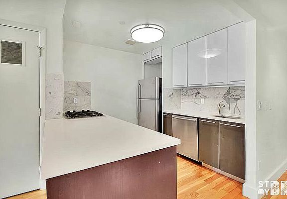 4th image of 279 Lee Ave #6A