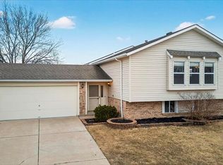 115 Stonecrest Ln, Saint Peters, MO 63304