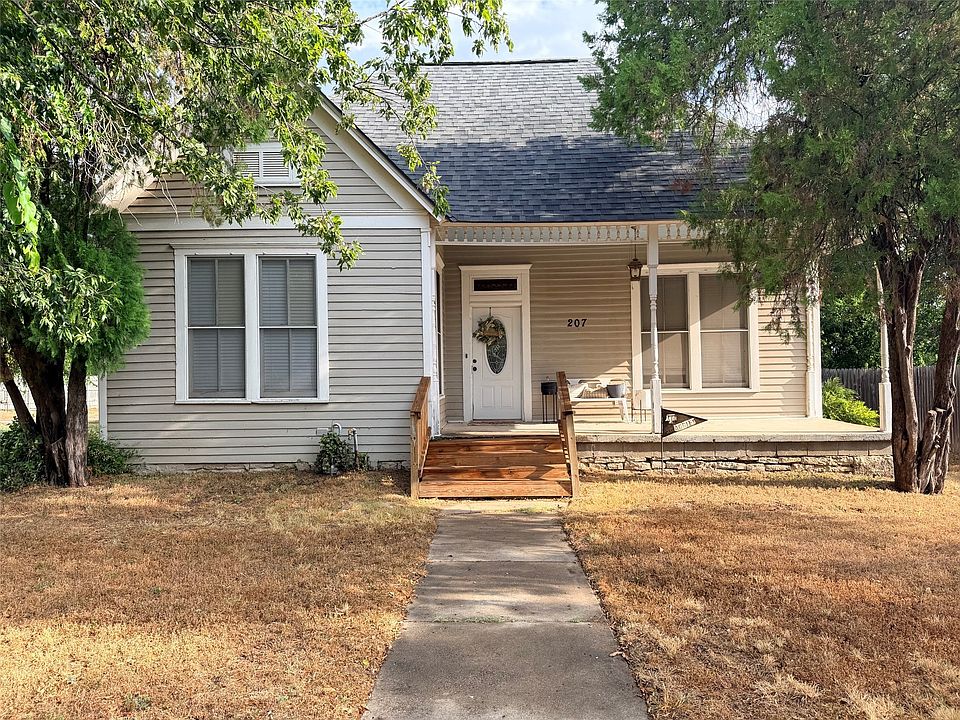 1st image of 207 W Neely Ave
