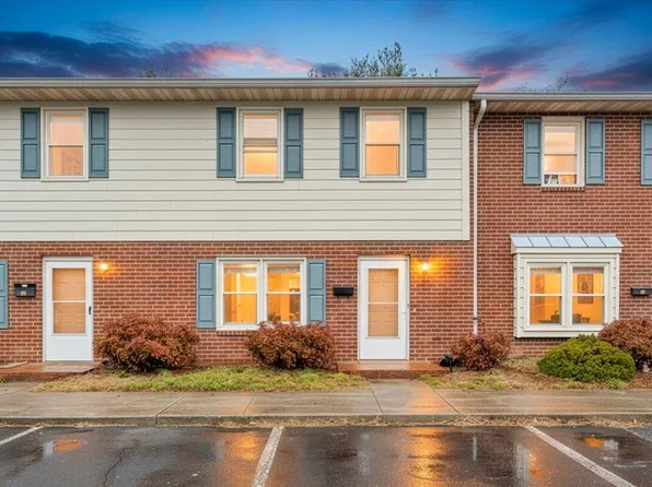 435 W Burwell St, Salem, VA 24153