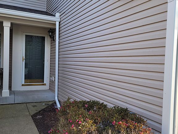 2nd image of 3292 Cool Springs Ct