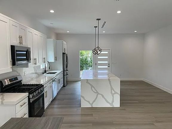 3rd image of 5260 Royer Ave