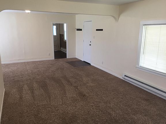 4th image of 6032 S Alder St