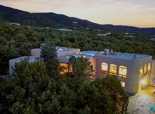 1007 Camino Del Monte, Taos, NM 87571